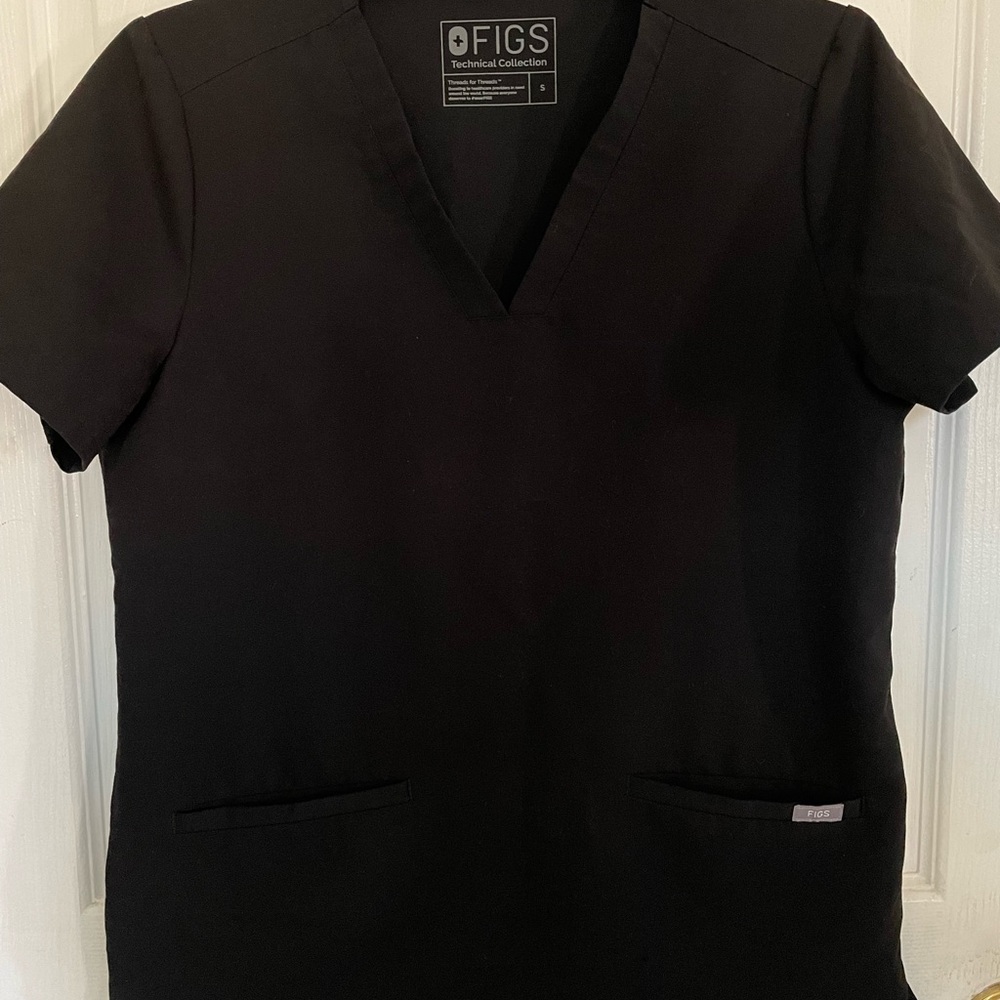 Figs Casma 3 pocket scrub top, size small